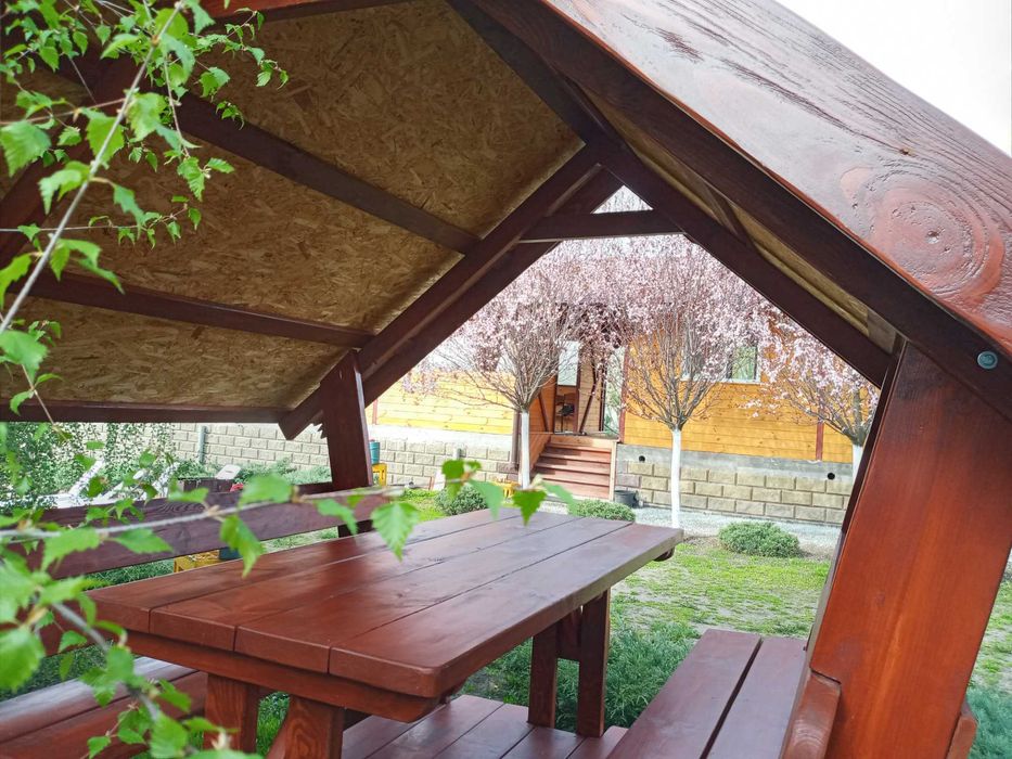 Аренда дома посуточно, территория. Беседки, манглы, стадион., бассейн.