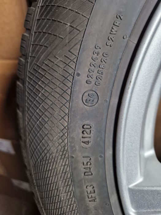 Шини R 17  зима  215/65 R 17.Зимняя резина Continental 215/65/17  комп