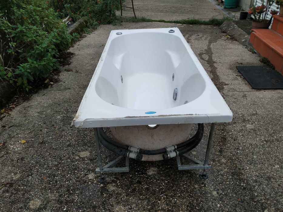 Banheira de hidromassagem64750935185922121