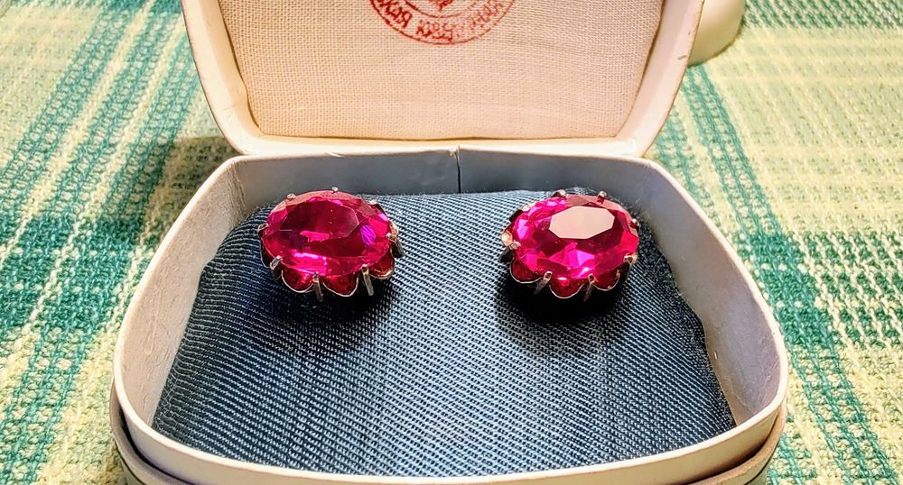 Серебряные запонки в позолоте 875° с красными корундами, СССР