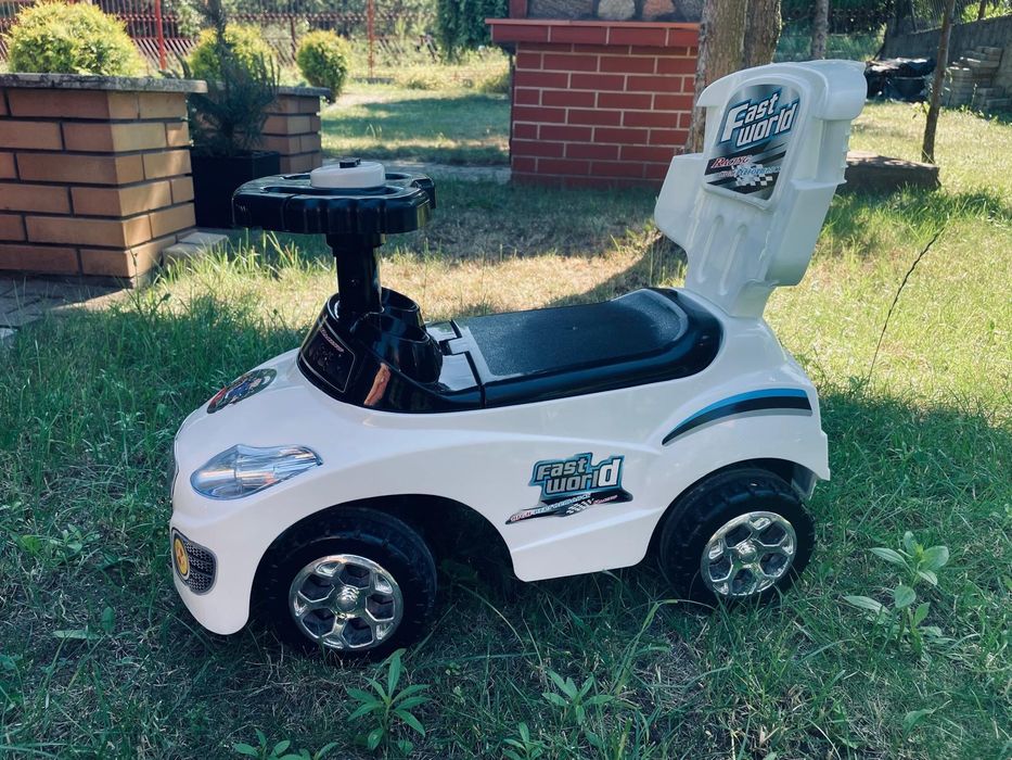 Autko jeździk z rączką Smiki