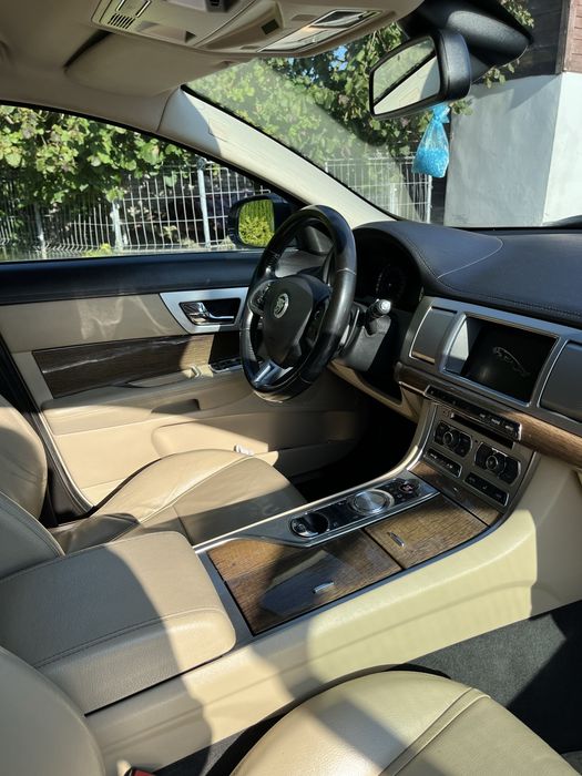Jaguar xf 2013 Benzyna 2.0 Polski salon