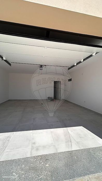 Moradia T5 para venda