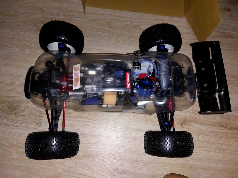 Traxxas revo 3.3 platinum edition