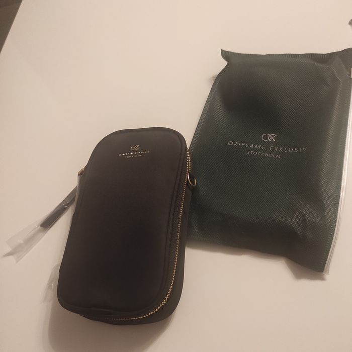 Torebka na telefon Urbane Oriflame