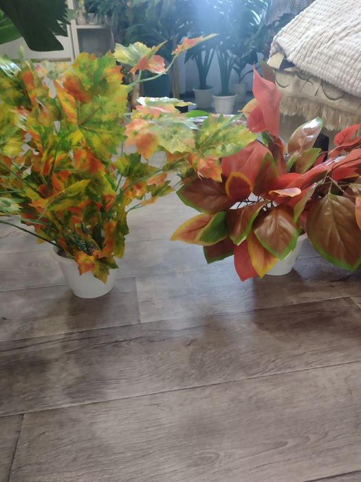 Композиції зі штучного осіннього листя