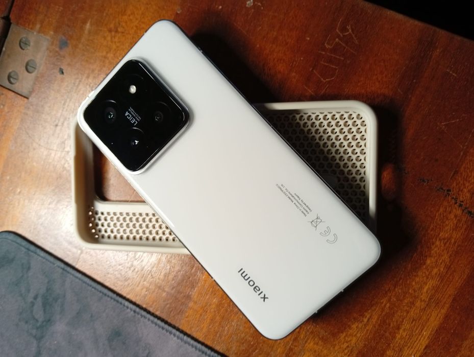 Xiaomi 14 como novo