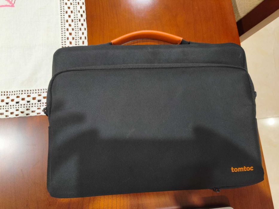 Macbook Pro 2020  Intel I7-1068NG7 32GB RAM 512GB SSD