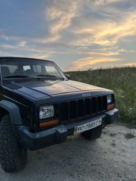 Продам jeep cherokee XJ