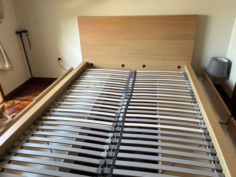 Cama Malm com 4 gavetas