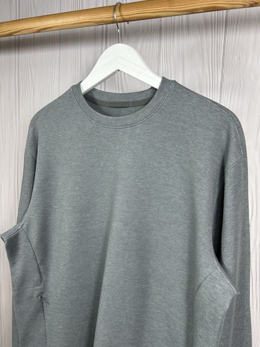 Nike Yoga Crew Grey світшот кофта з гарним базовим дизайном Розмір М