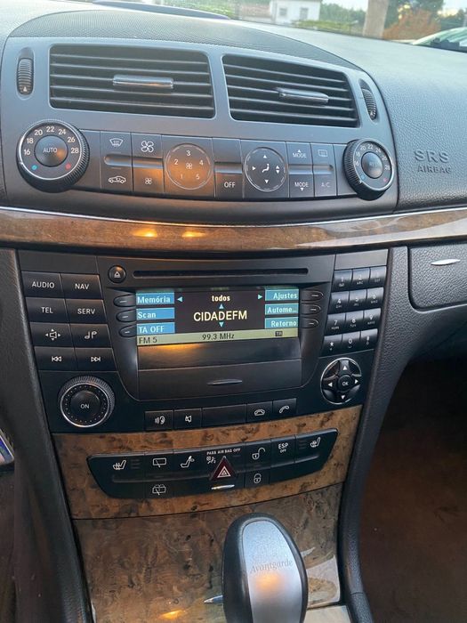 Mercedes-Benz E220