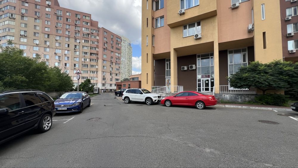 Продаж приміщення на Лобановського.Севастопольська площа.