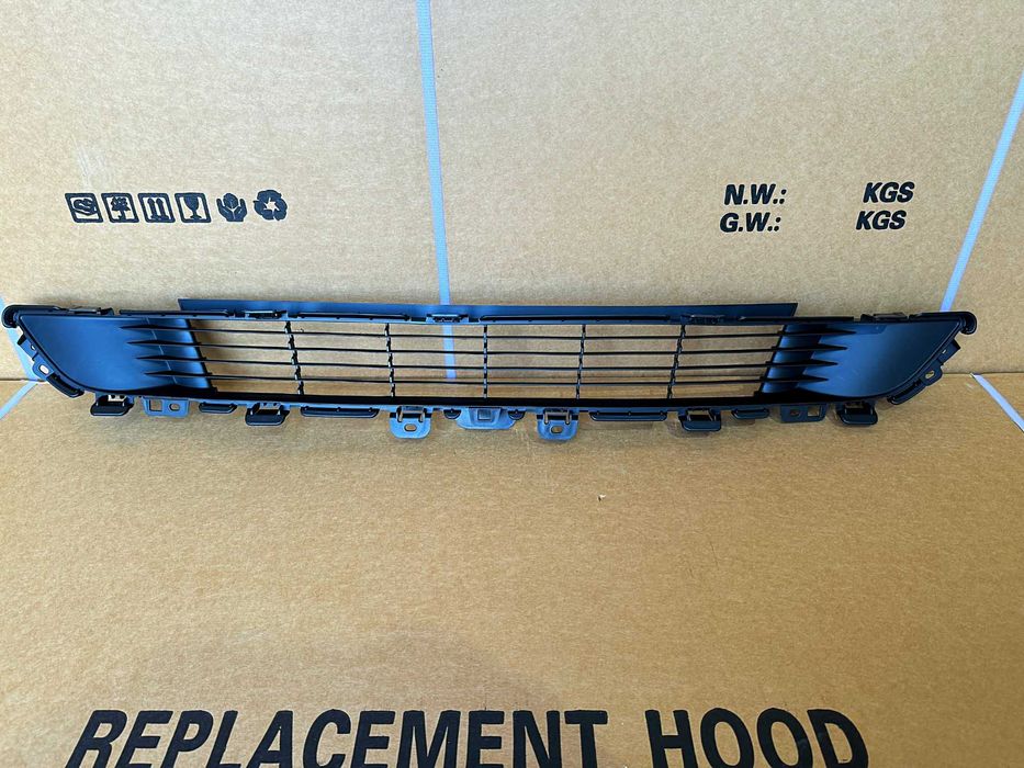 Tesla Model Y Решетка переднего бампера