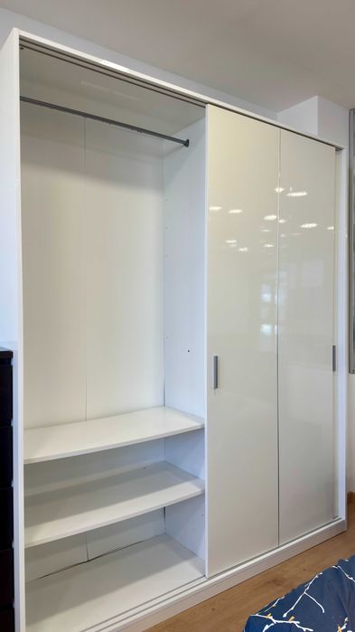 Roupeiro Branco usado