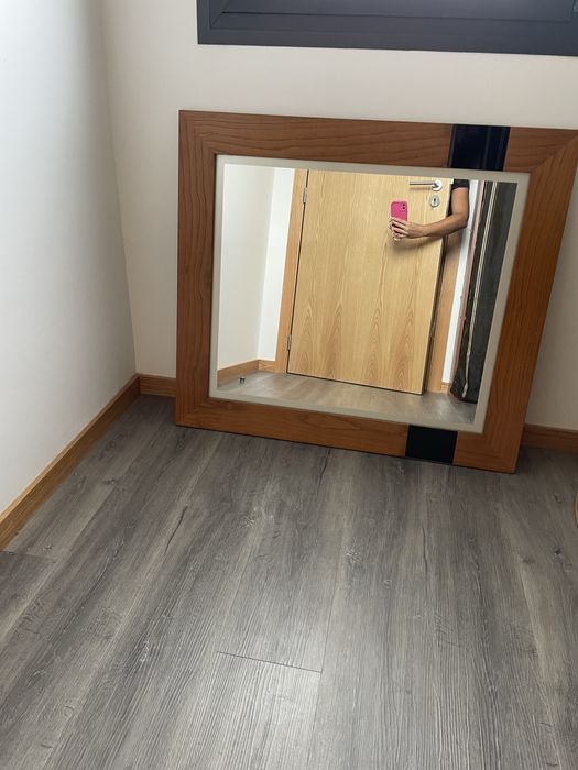 Espelho praticamente como novo e modernor