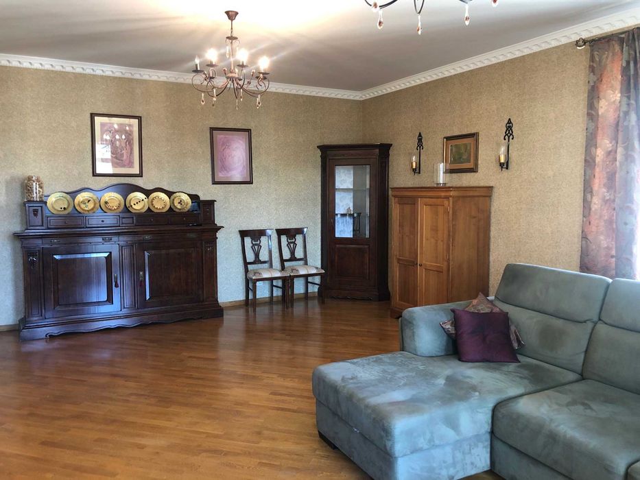 Продам дешево 120м ремонт мебель ЖК Чайка Лобановского метро 10мин