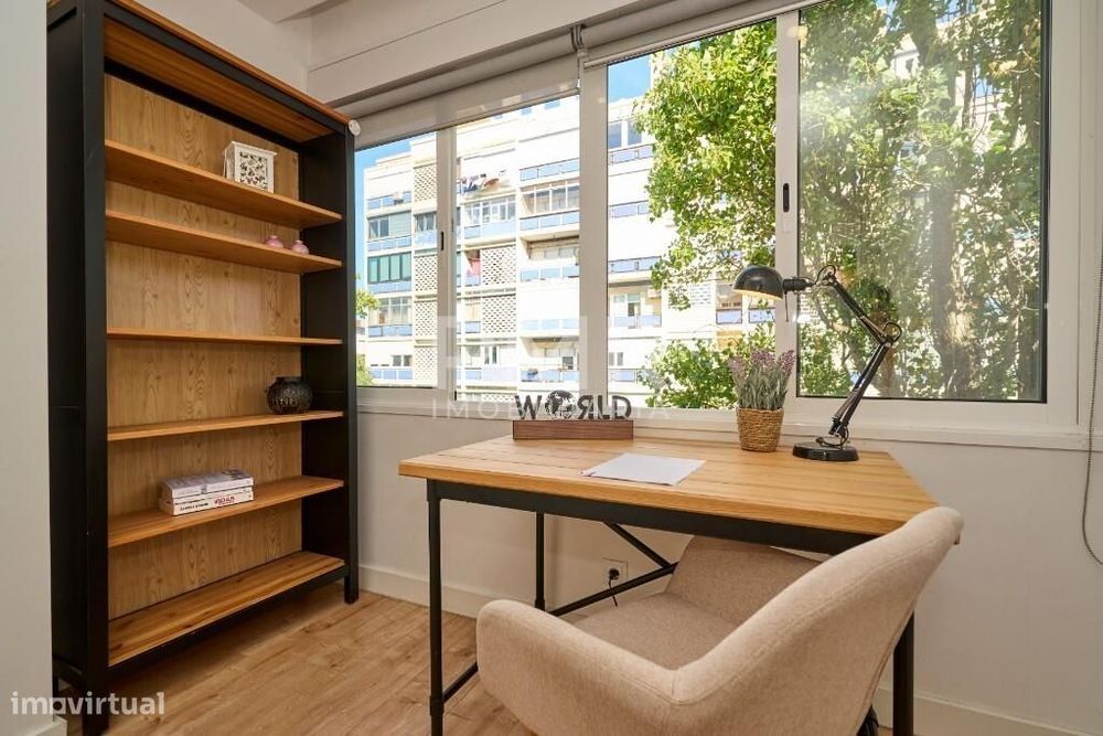 T2 remodelado com 2 casas de banho, em Benfica, próximo ao Califa e ao