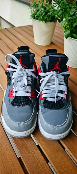 Buty 37,5 Air Jordan 4 Retro „Infrared”