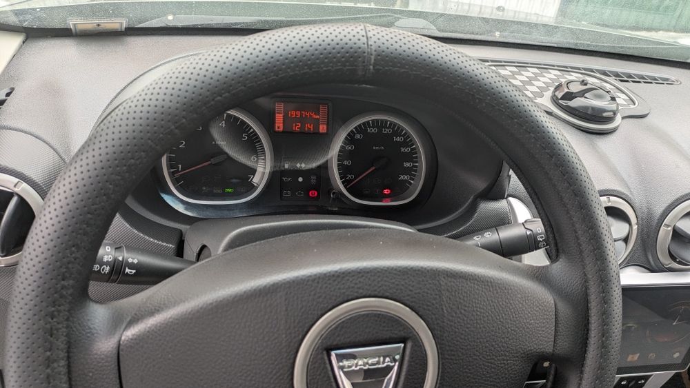 Продам Dacia Duster 2012 року повний привід 4×4