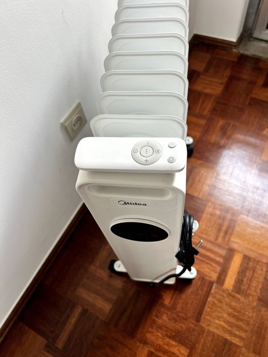 aquecedor elétrico a óleo - Midea NY2513-20MR