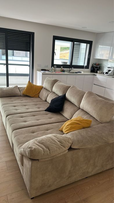 Sofá retratil lindo e super confortavel.