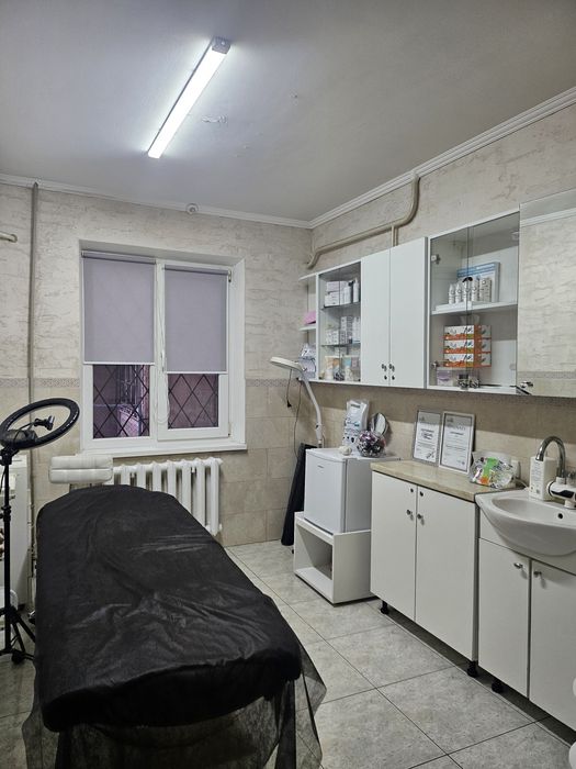 Сдам кабинет косметологу,массажисту,мастеру тату.Королева 112