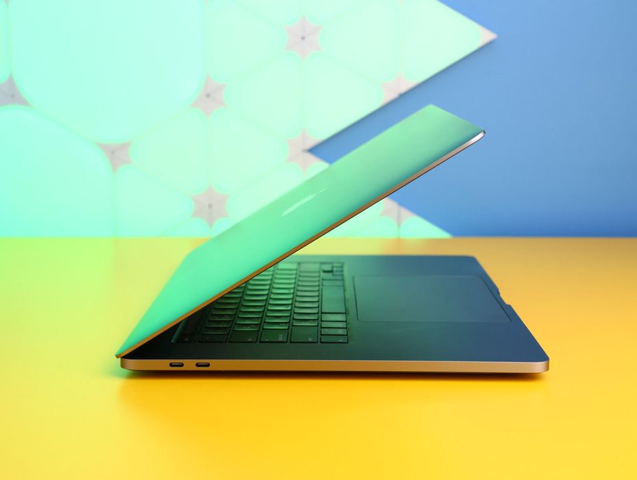 Ноутбук Apple MacBook Pro 16" Space (166996) Б/У З ГАРАНТІЄЮ