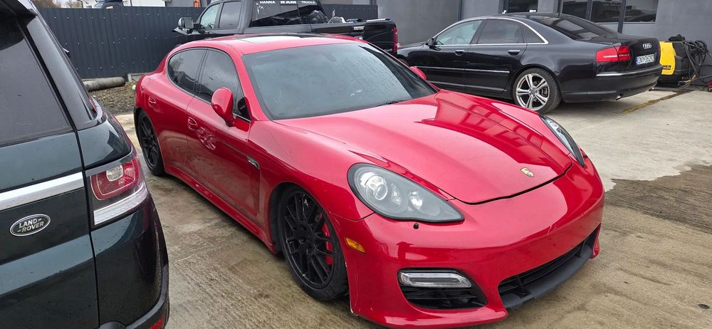 Porsche Panamera Porsche Panamera GTS po powodzi.