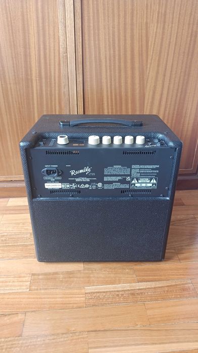Amplificador de Baixo Fender Rumble LT25