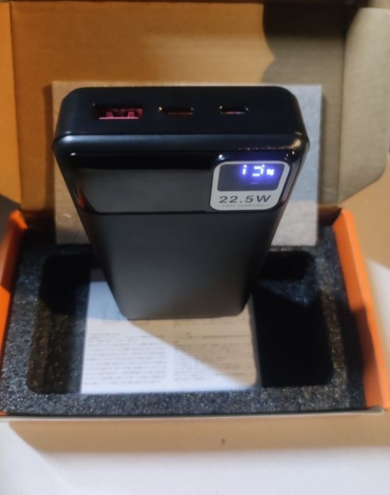 Powerbank 10000 mha e 20000 mha
10000 mha - 25 euros 
20000 mha - 30 euros
