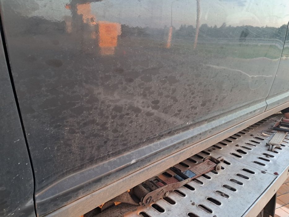 Передня ліва дверка двері дверь Тойота Авенсіс т25