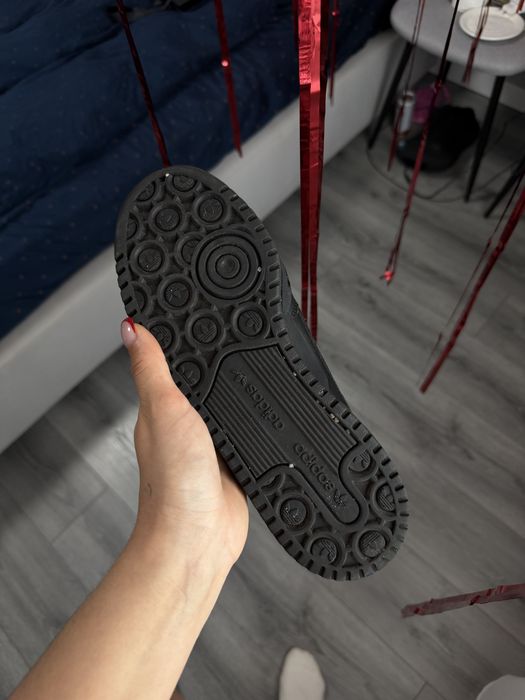 Кросівки жіночі adidas