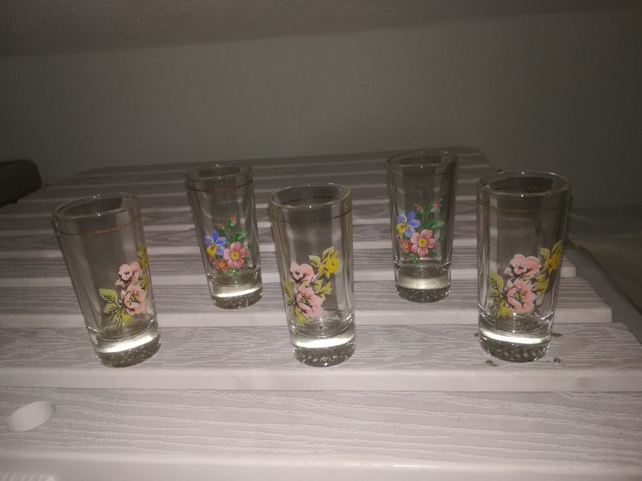 Copos de licor antigos