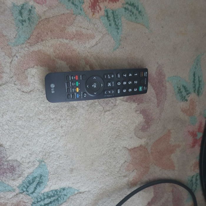 Telewizor 38 cali + pilot.  Plus dekoder.