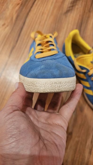 ADIDAS GAZELLE Pantone/ Bold Gold/ Core White