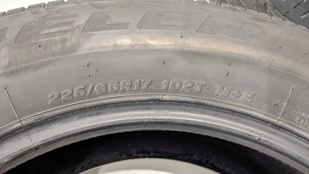 Всесезонні шини Bridgestone Dueler 225/65R17, 5-6 мм. 2016 р. 2 шт.