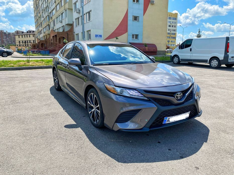 Аренда авто такси Toyota Camry hybrid 50 55 70