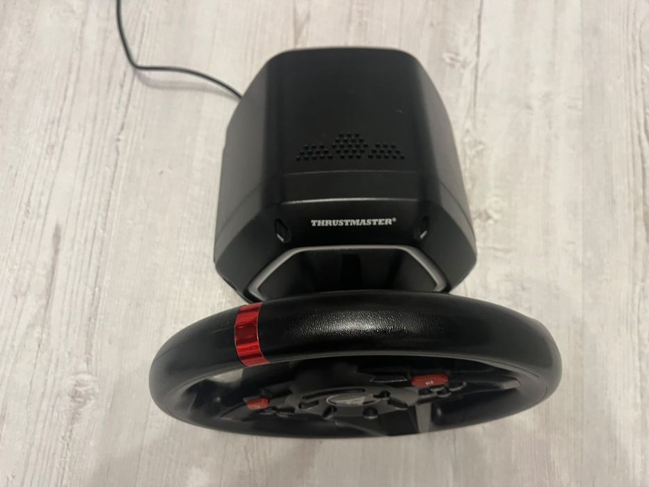 Thrustmaster T128 z oryginalnymi pedałami