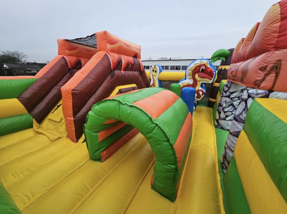 Zamek dmuchany Dmuchaniec wynajem dmuchańców bigballers tor przeszkód