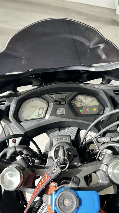 Honda CBR650F— 34.680 km — Muito estimada