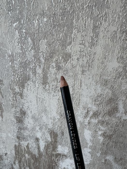 Олівці Kylie Cosmetics Givenchy Nyx праймер тіні Mac