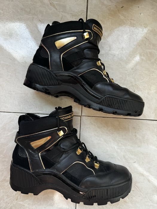 Продам чоботи,кросівки ботінки.хайтопи michael kors 8,5