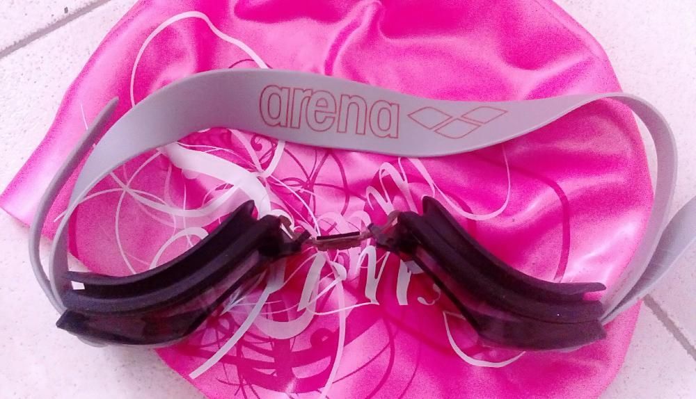 Toucas silicone+óculos Arena