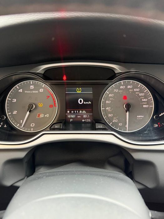 Продам Audi S4b8 3.0 бензин (333 к.c.)