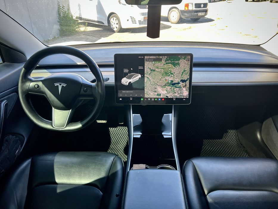 Продам Tesla 3.