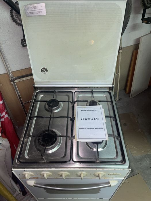 Fogão a gás natural usado