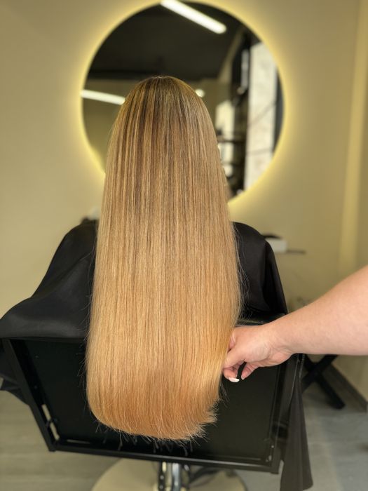 Нужна модель для окрашивания,реконструкции волос