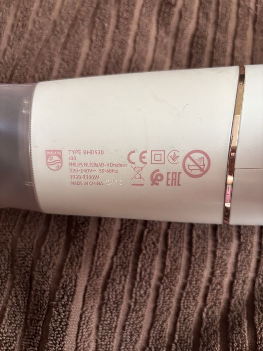 Фен для волосся Philips BHD530