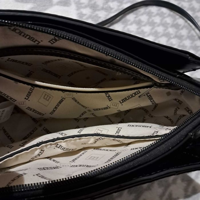 Czarna lakierowana torebka Monnari jak nowa